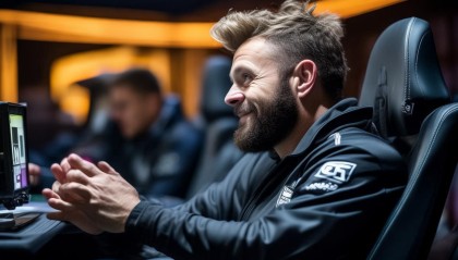 泪目！Deft作为评论席嘉宾见证GEN夺冠